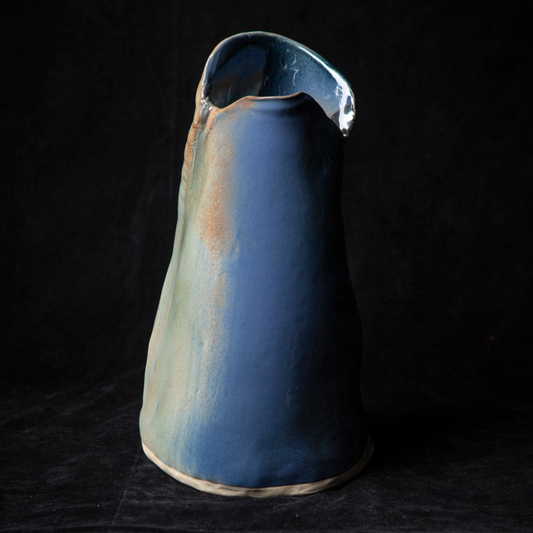 Ceramic vase "fish mouth"